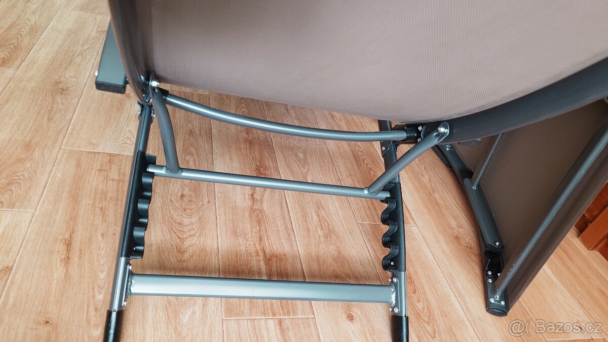 Polohovací lehátko - 2