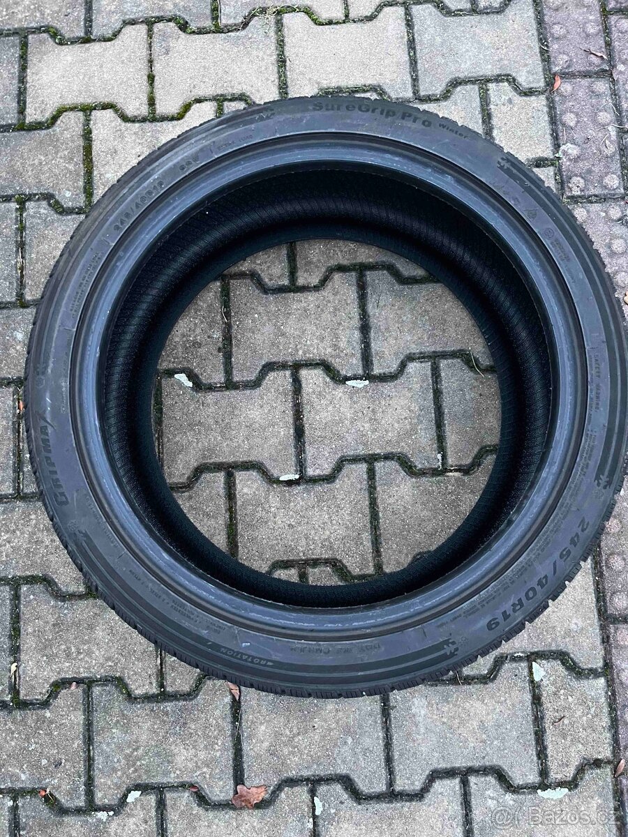 Zimí pneu 245/40 R 19 - 2