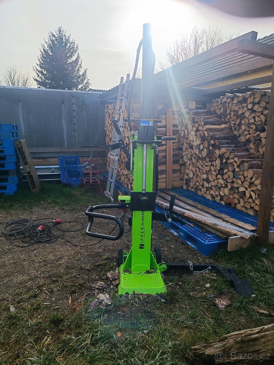 Štípačka na dřevo 12t - 2