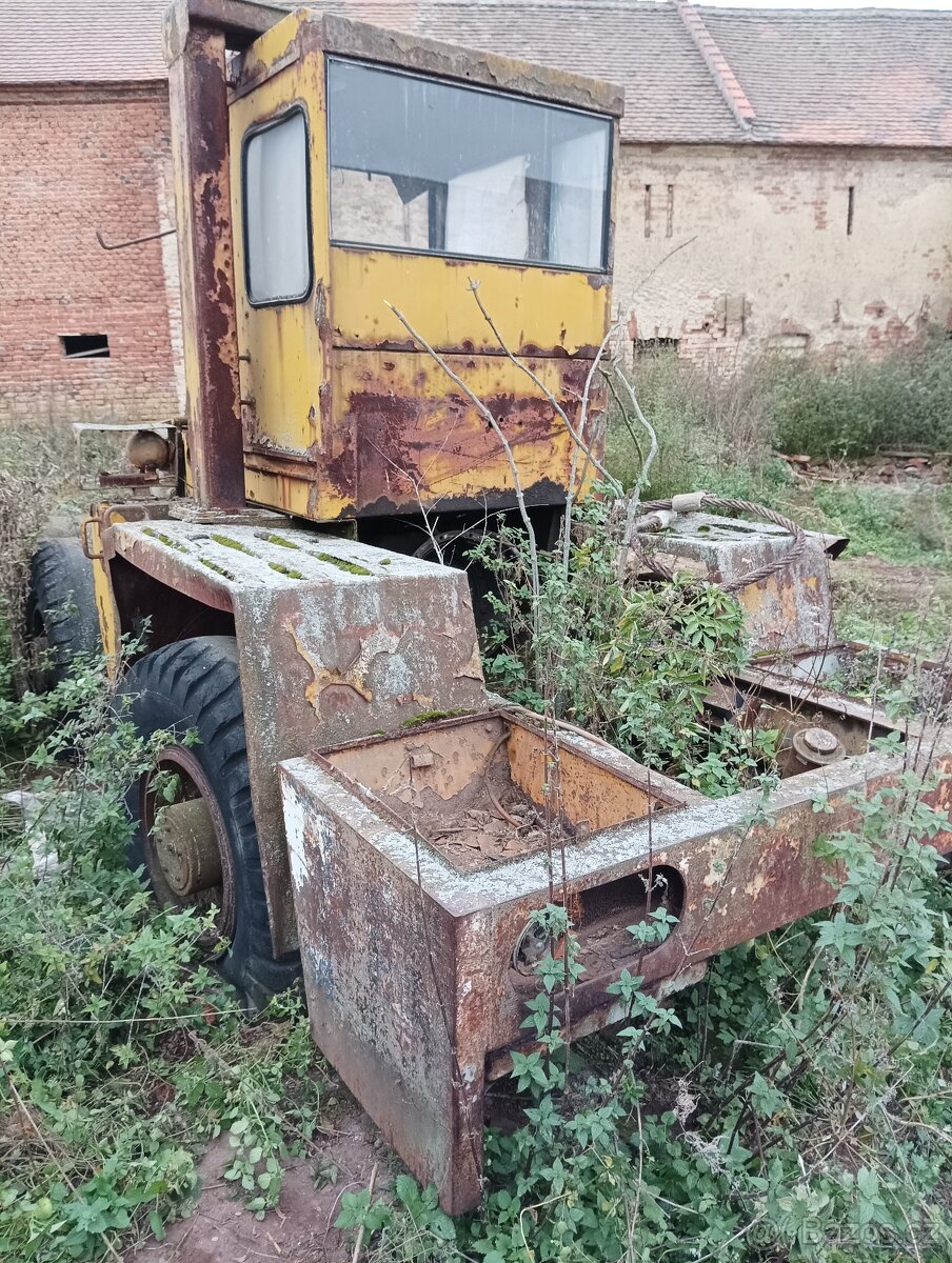 Čelní nakladač UNC 151 - 2