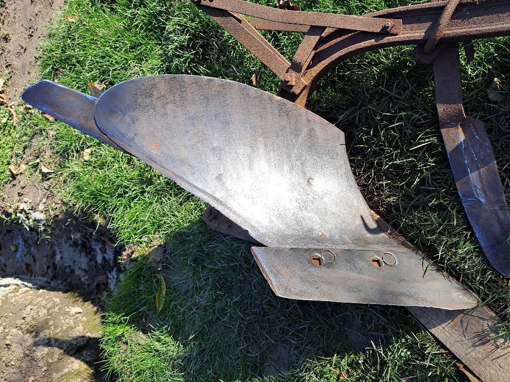 Prodám pluh s krojidlem za malotraktor - 2