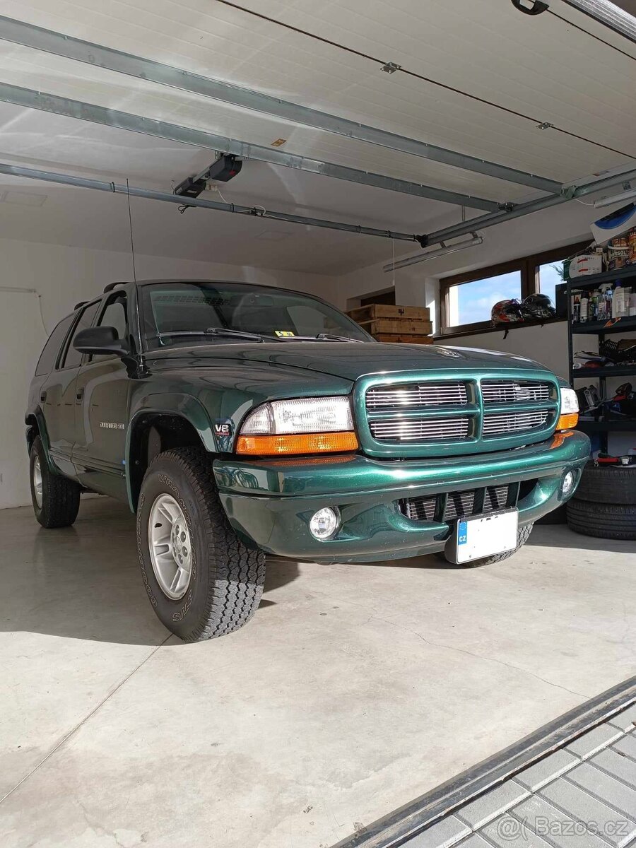 DODGE Durango 5.9 V8 12tis.najeto - 2