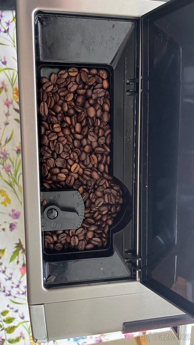 automatický kávovar DeLonghi PrimaDonna - 2