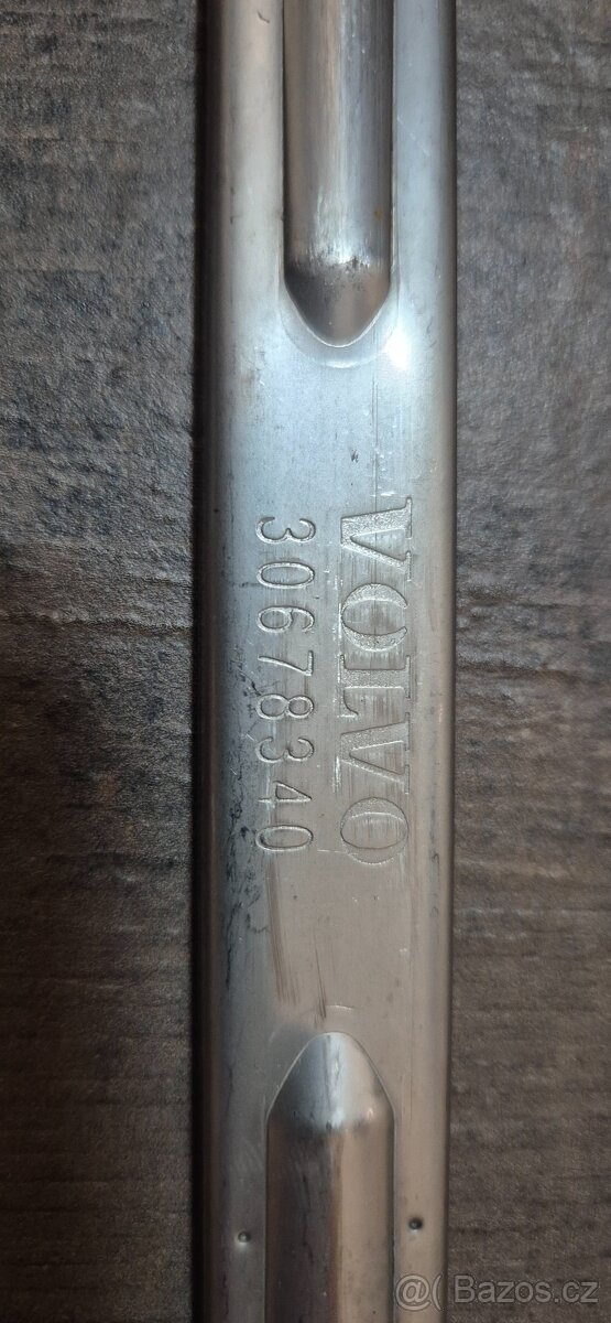 Držák světla Volvo XC70 P3 - 2