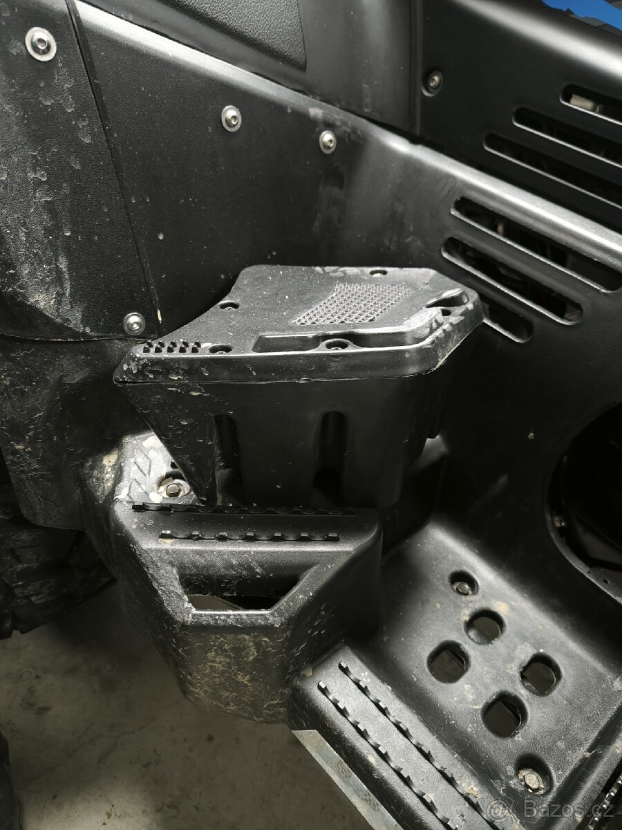 Vyvýšené našlapy na čtyřkolku - 2