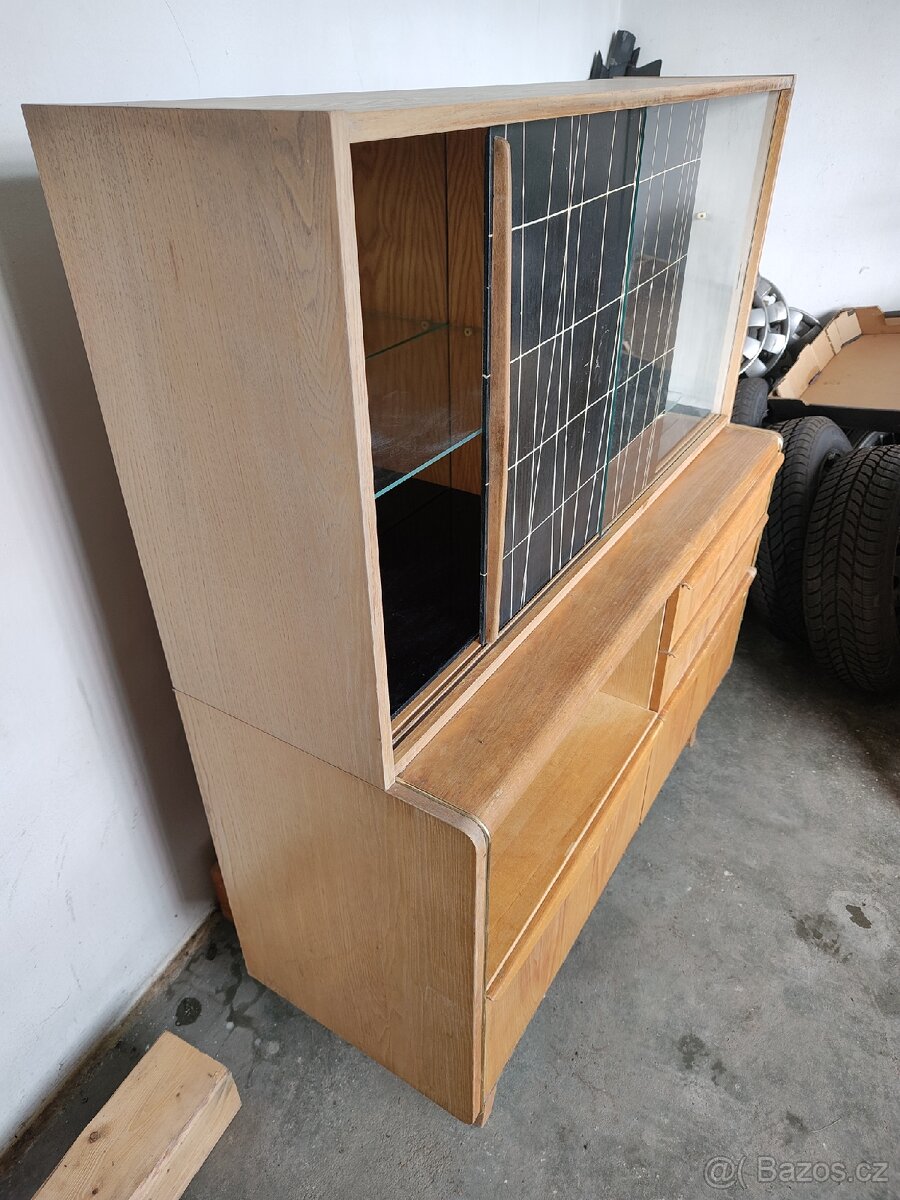 Historický nábytek k renovaci - 2