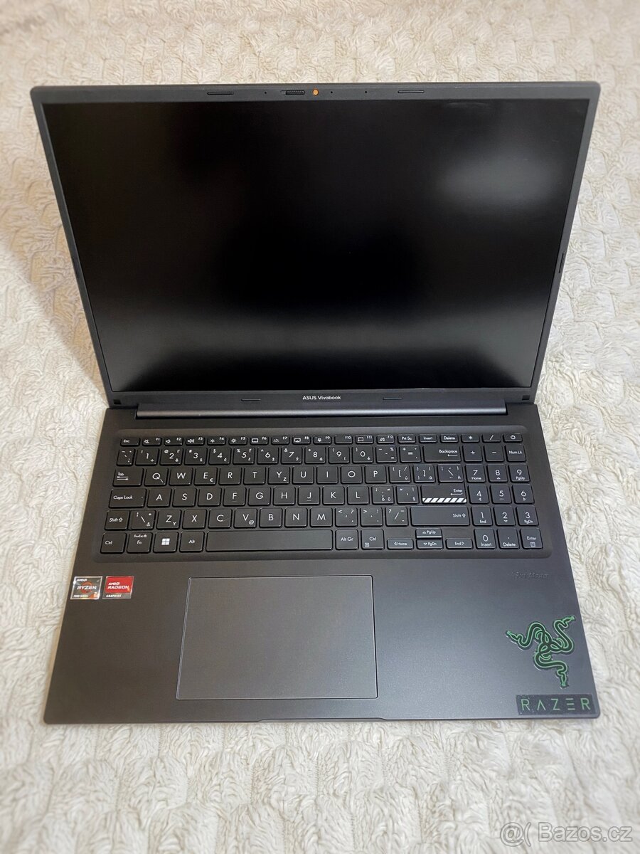 Prodám notebook ASUS Vivobook - 2