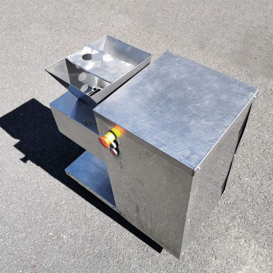 Řezačka kotoučová na uzeninu a zeleninu - 2