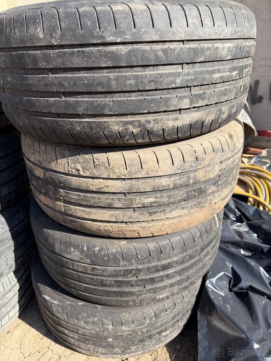 Goodyear 225/45/17 - 2