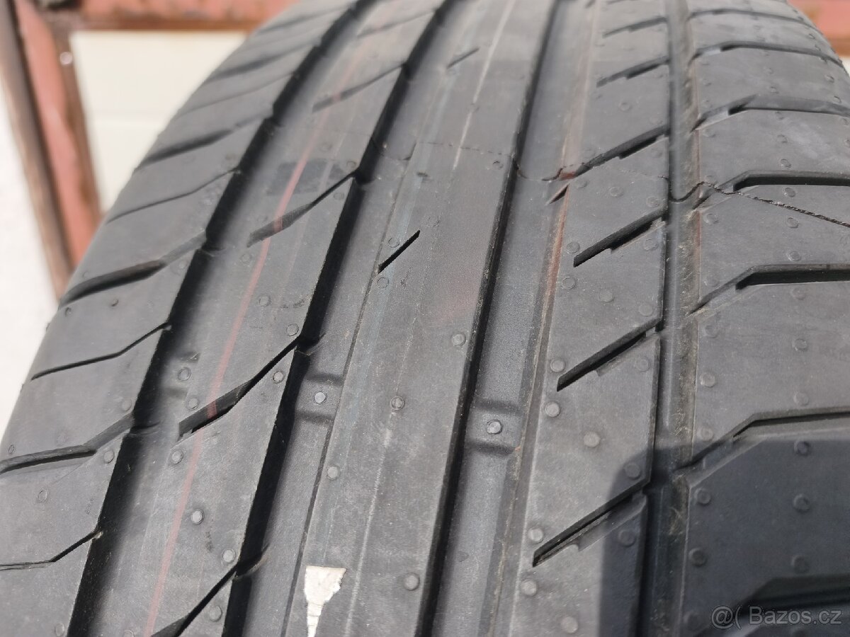 Letní pneumatiky Continental 235/55/19 - 2