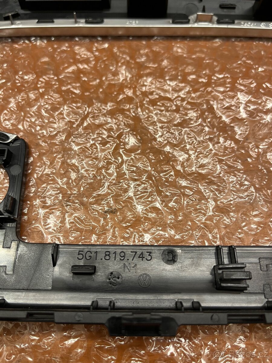 Rámeček navigace, Vw Golf VII - 2