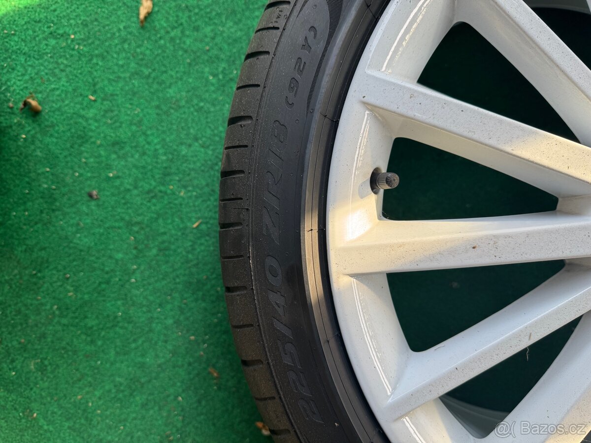 Letní pneu Pirelli 225/40/18 - 2