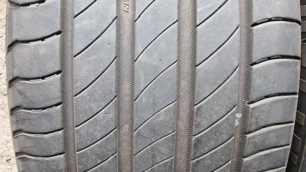 Letní pneu 235/50/19 Michelin - 2