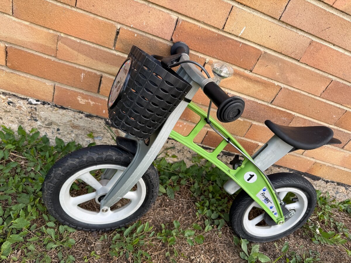 FirstBike - lehké zelené odrážedlo - 2