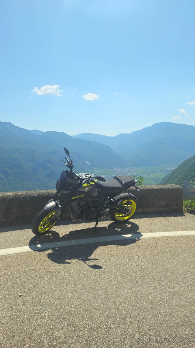 Yamaha mt 09 - 2