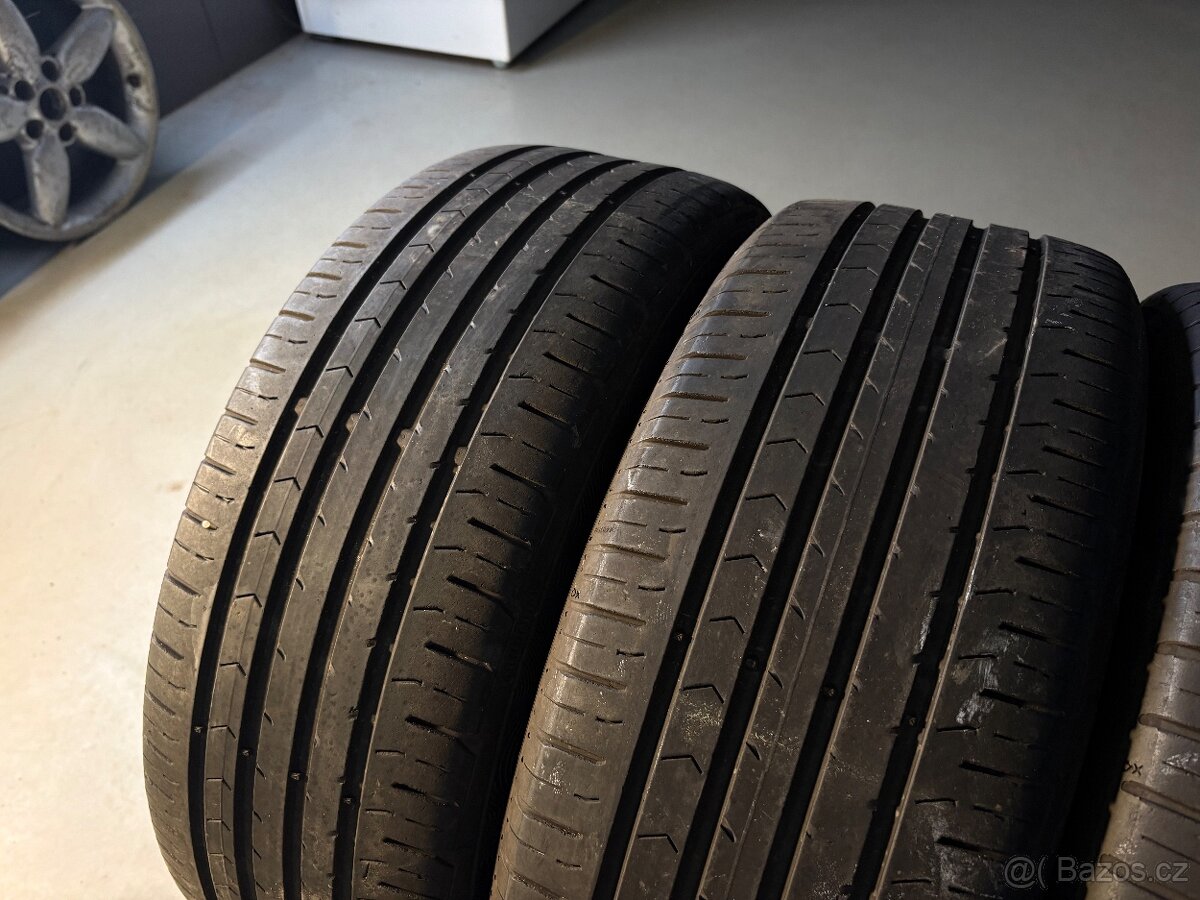 Letní pneu Continental 215/55R17 - 2