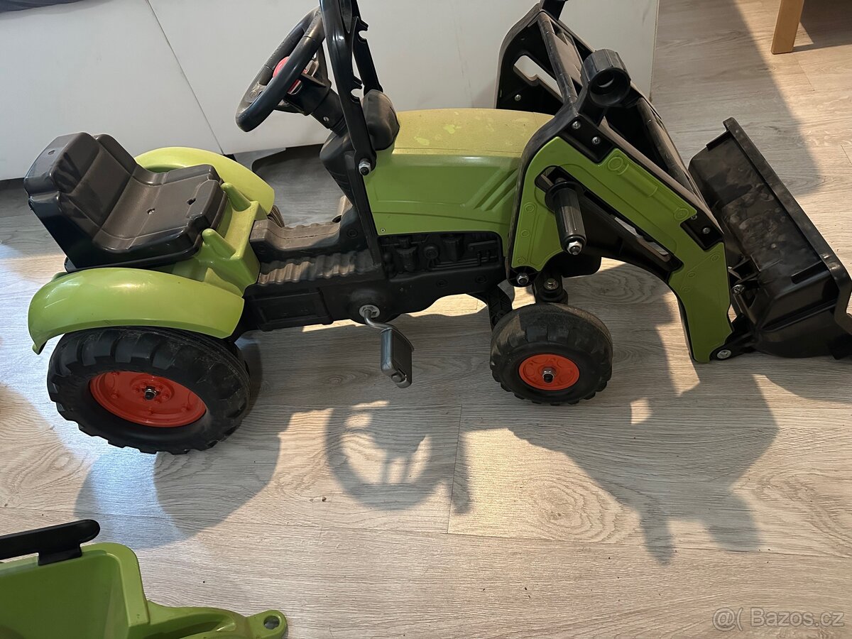 šlapací traktůrek - 2