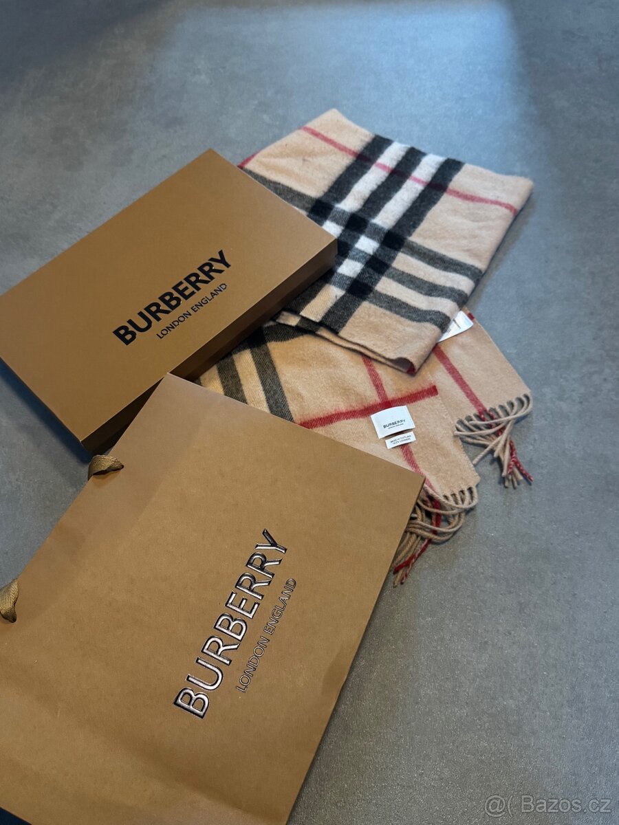 Burberry kašmírová šála - 2