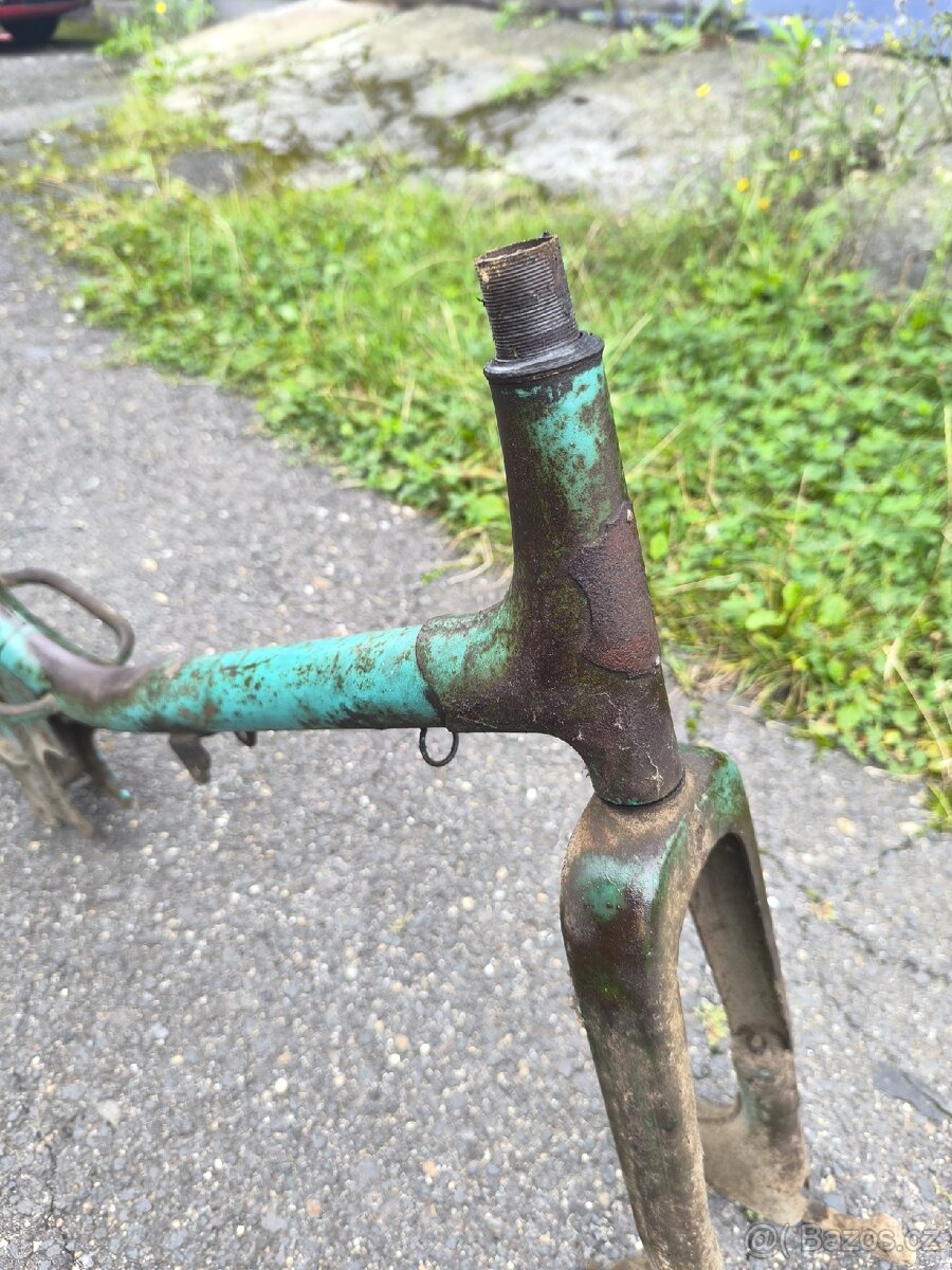 Stadion S11, rám ušák +vidle+vahadla - 2