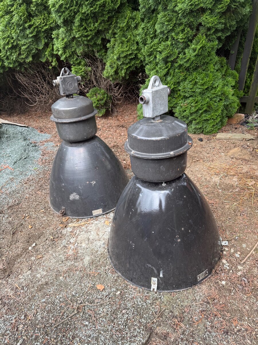 Staré tovární lampy - 2