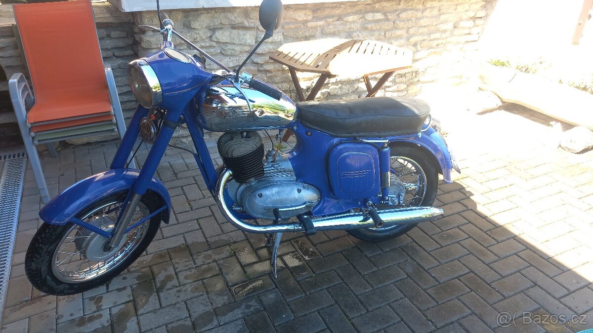 Jawa panelka 250 s doklady - 2