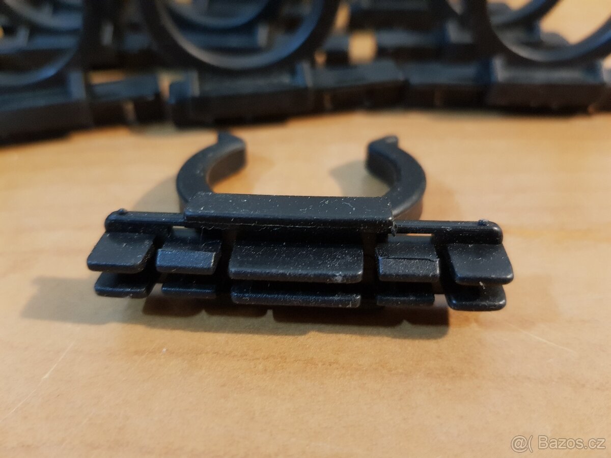 Držák soklové lišty, Více TYPŮ ZASLÁNÍ: 30,- - 2