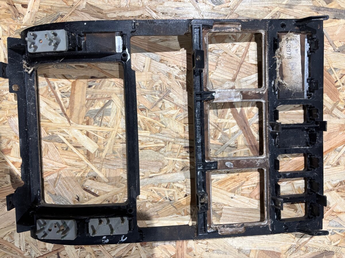 Prodám středový panel i s tlačítky na MB W140 - 2