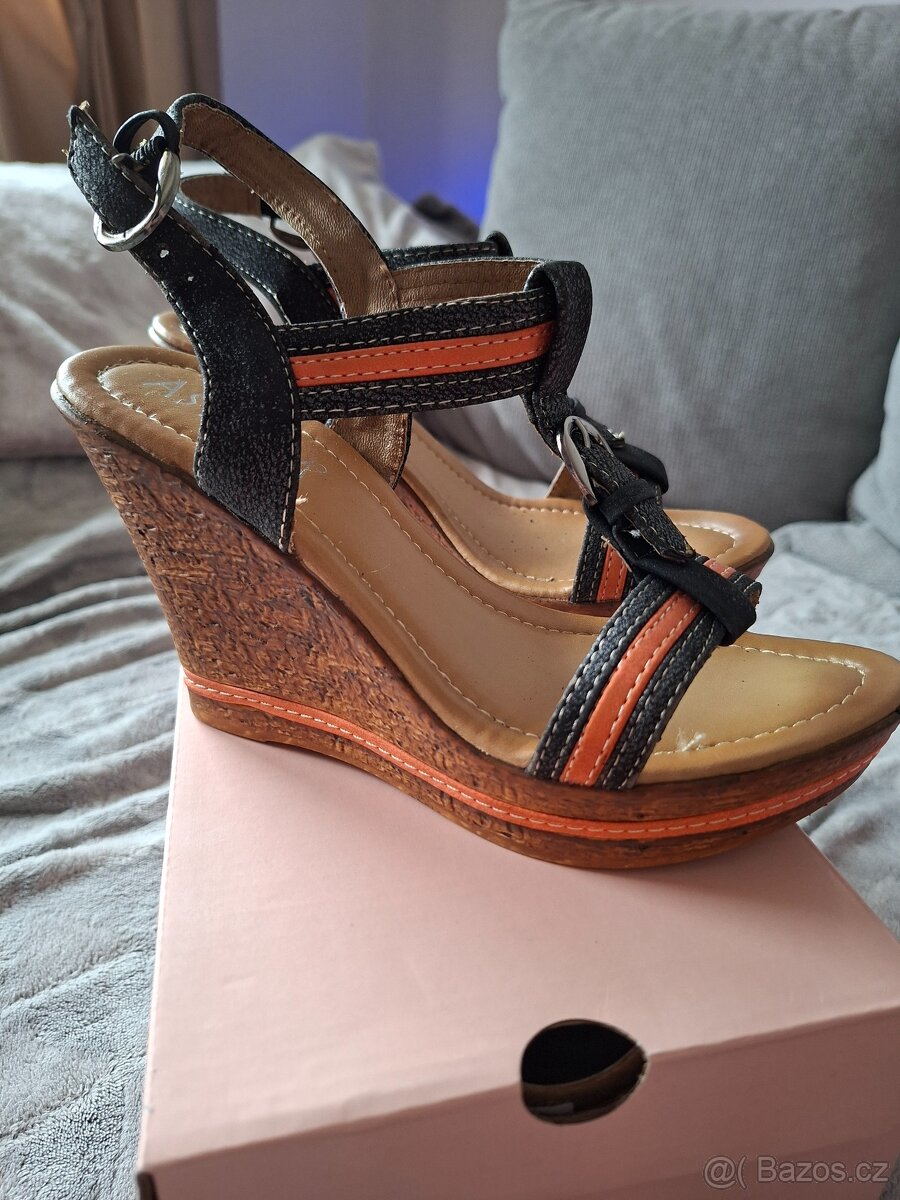 Dámská obuv na klínku - 2