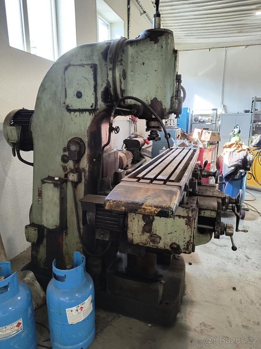 Vertikální frézka TOS FA 4V (8003) - 2