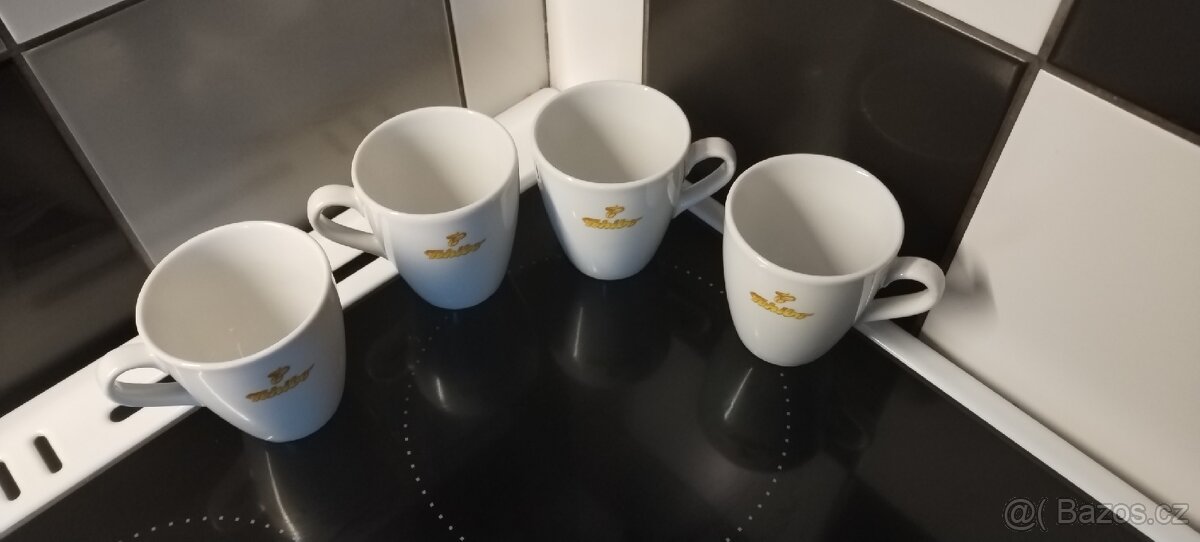 Bílé keramické hrníčky s logem Tchibo - 2