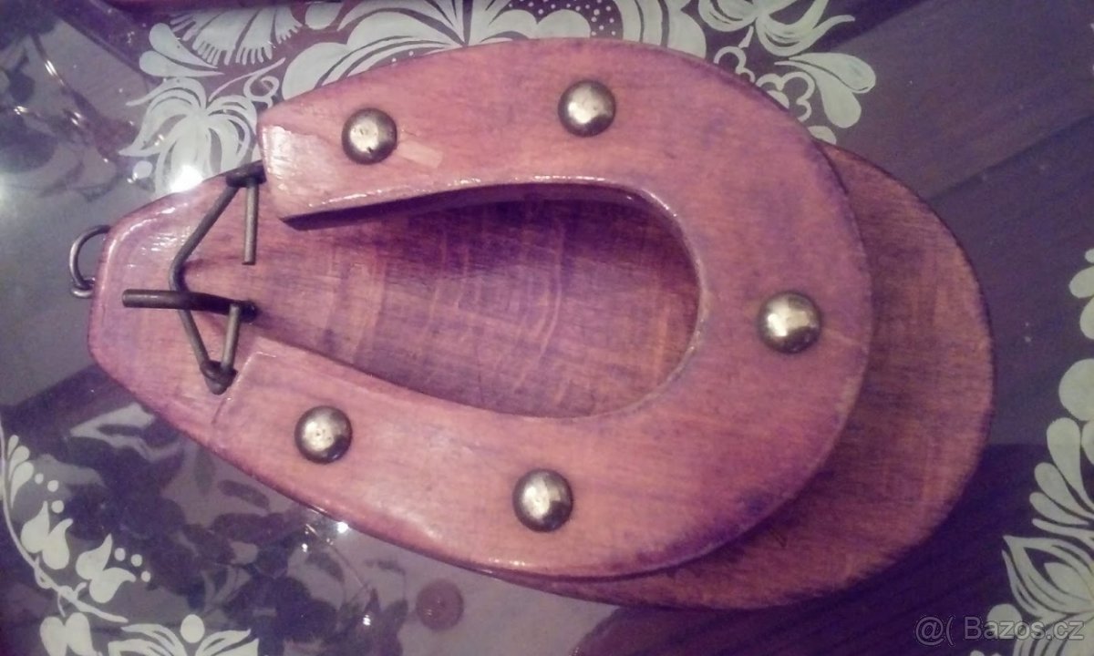 Ton židle a kartáče - 2