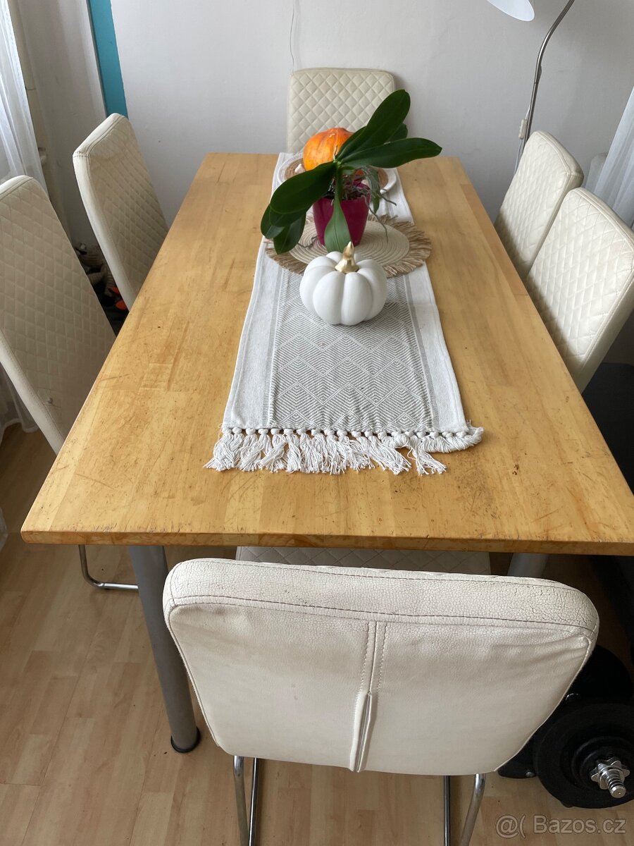 Stůl + 6 židlí - 2