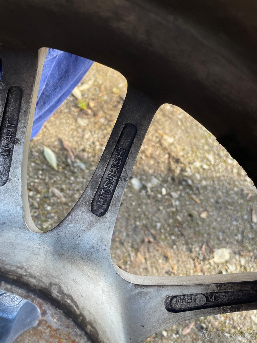 Enkei alu kola zimní pneu 235/45 R17 - 2