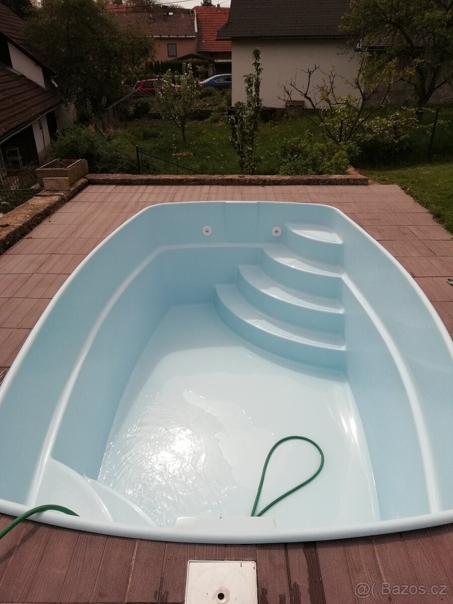 Bazén sklolaminát - 4,2m x 2,5m x 1,25 m - 2