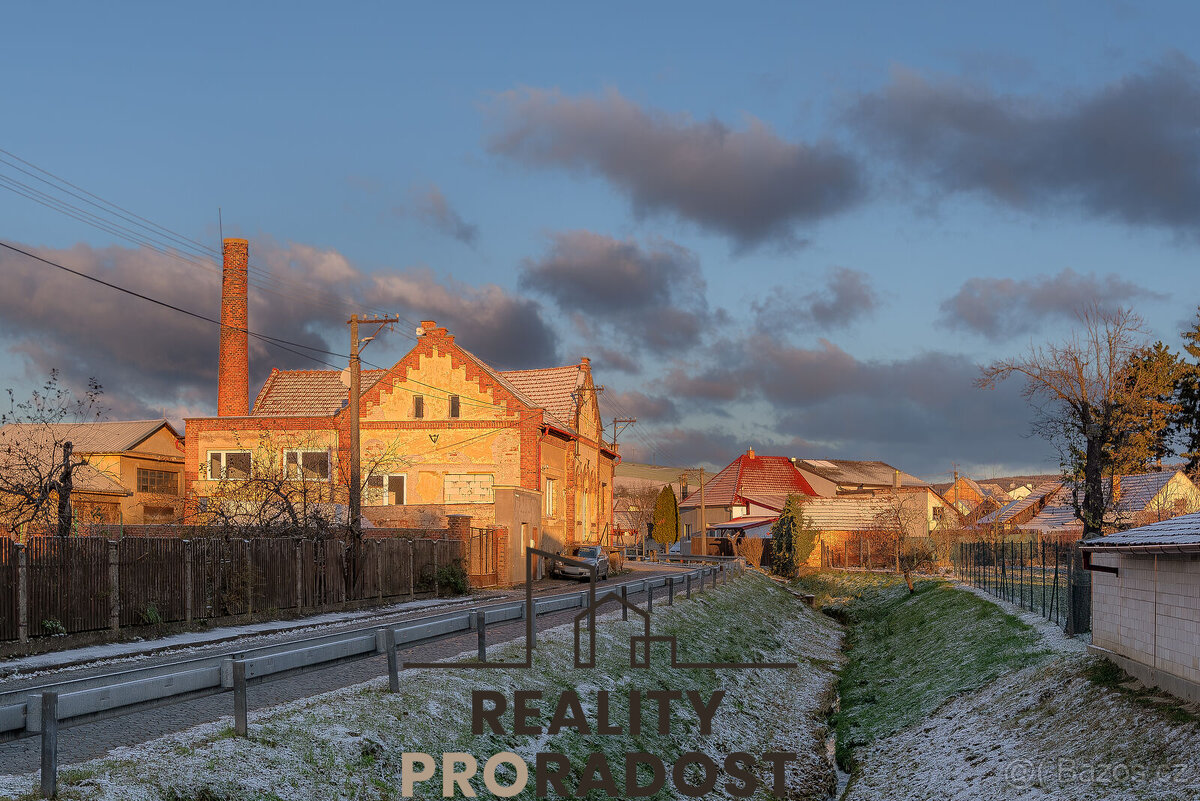 Prodej historického areálu v Archlebově s velkým potenciálem - 2