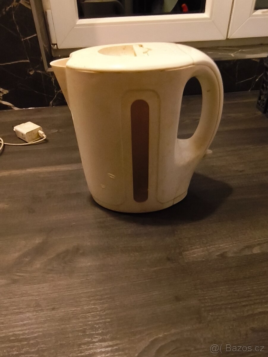 Přenechám i s varnou konvicí - 2