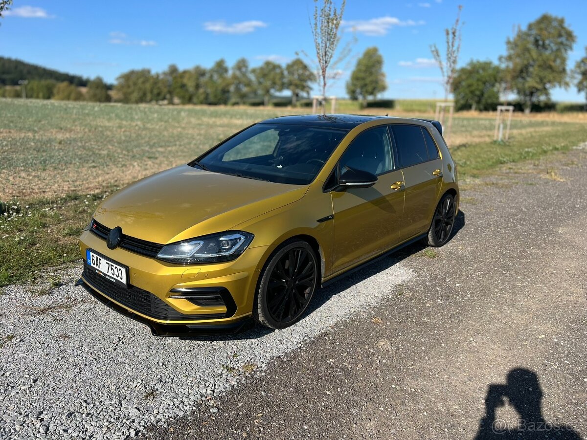 VW Golf 7.5 R-line DSG - 2017 MAX VÝBAVA - super stav - 2