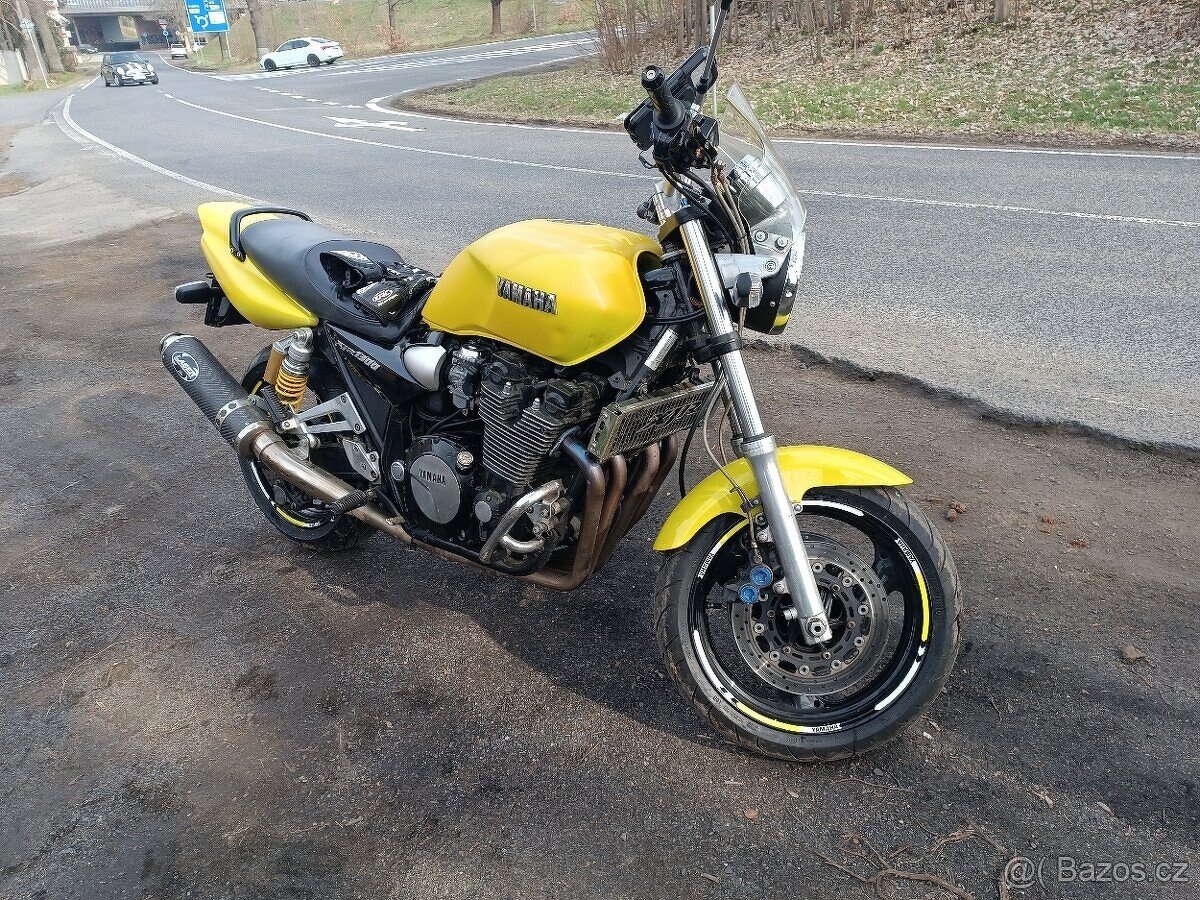 Yamaha XJR - 2
