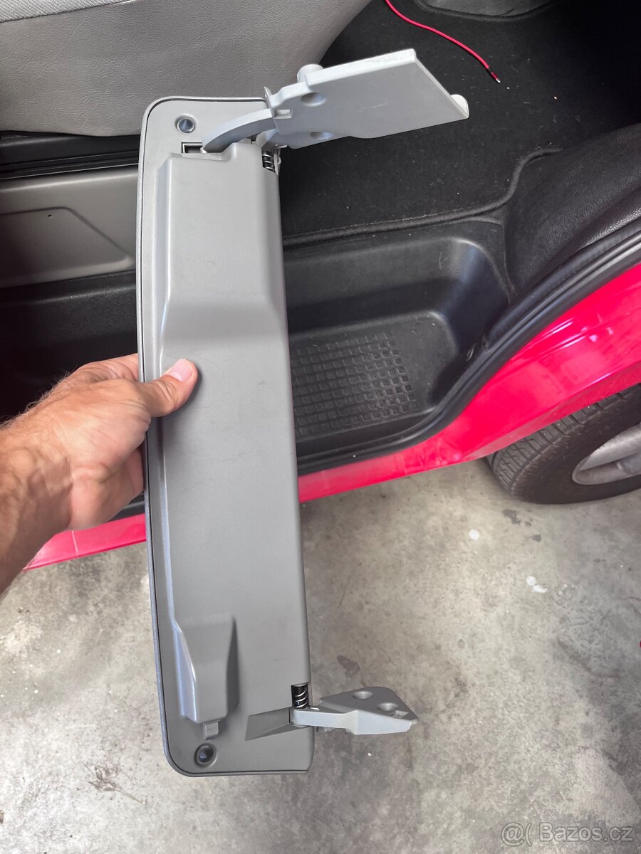 Vw T4 zamykací přihrádka - 2