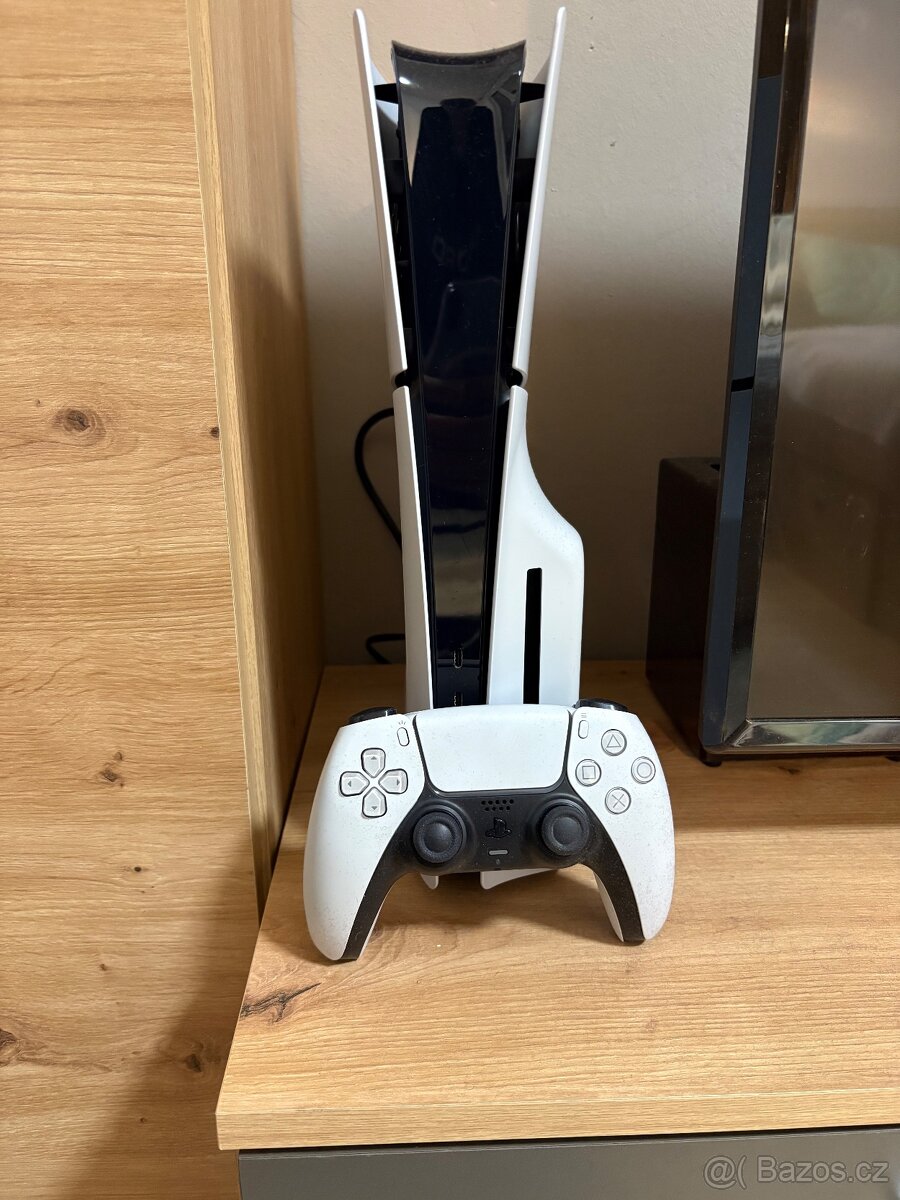 PlayStation 5 Slim s mechanikou - 2