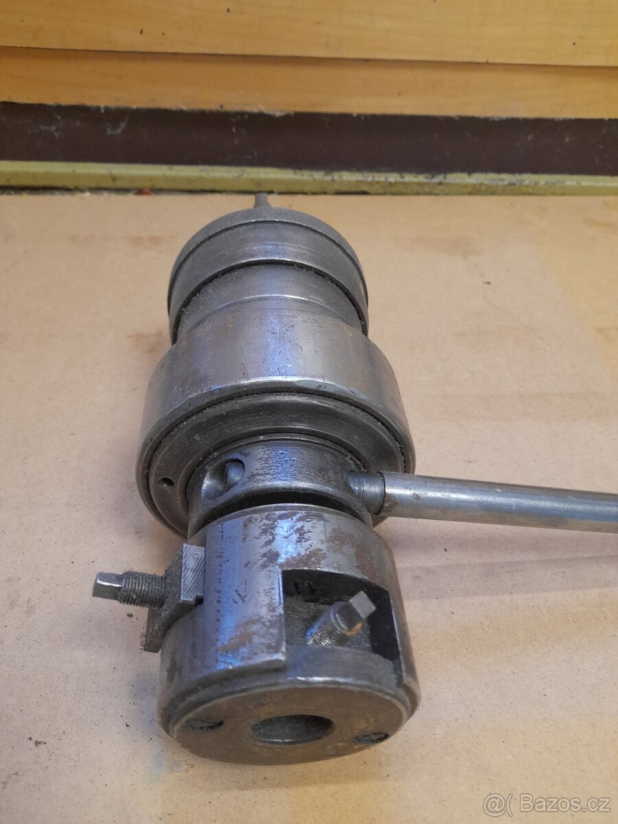 Reverzní závitořezné hlavy - 2