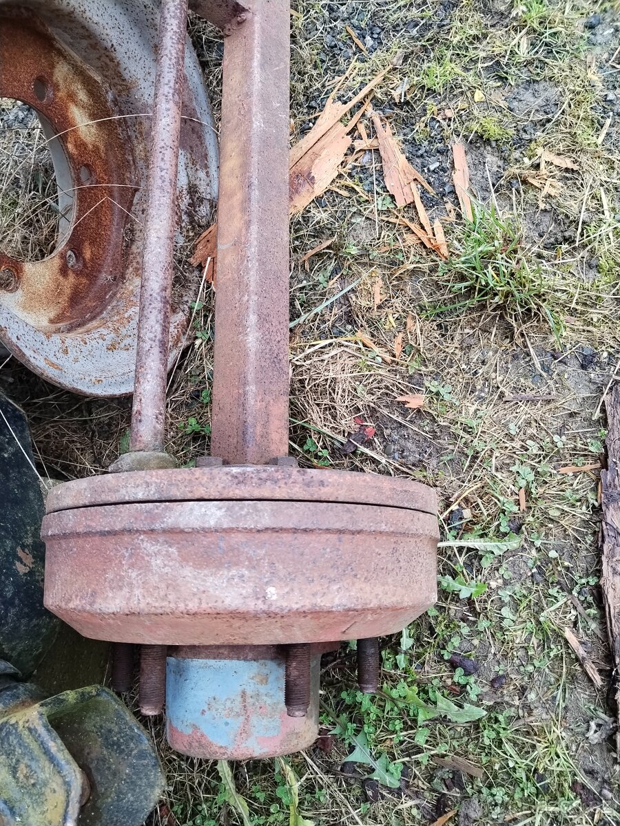 Náprava brzděna - 2