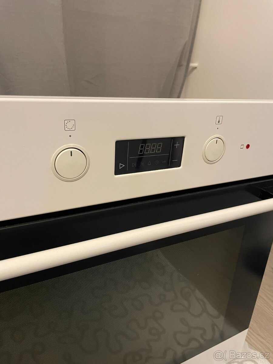 Vestavěná trouba MORA - 2