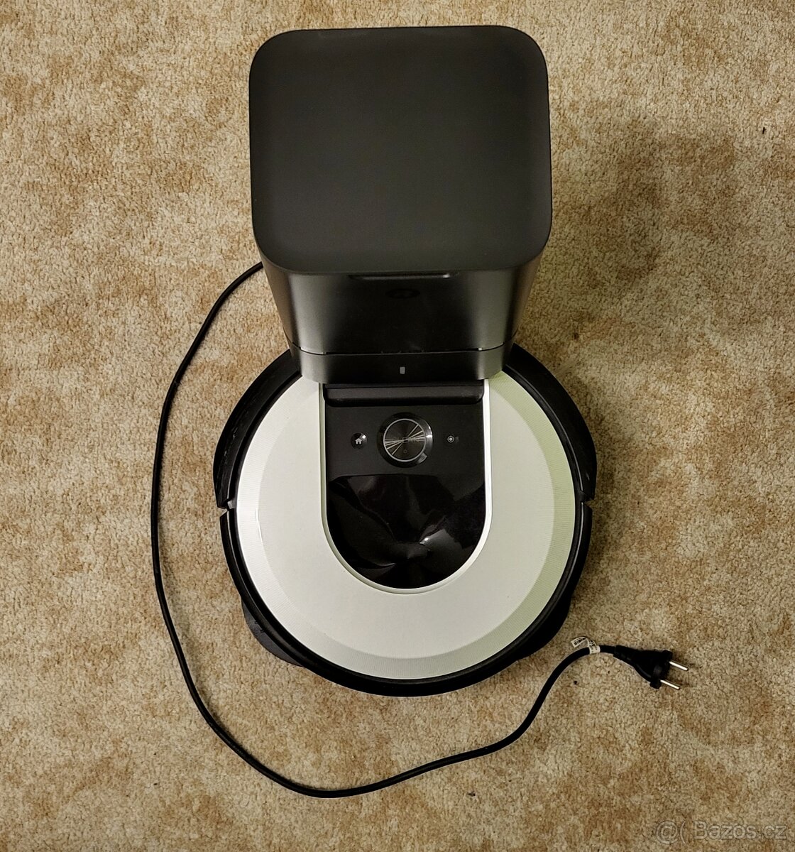 iRobot Roomba i7+ se stanicí Clean Base + příslušenství - 2
