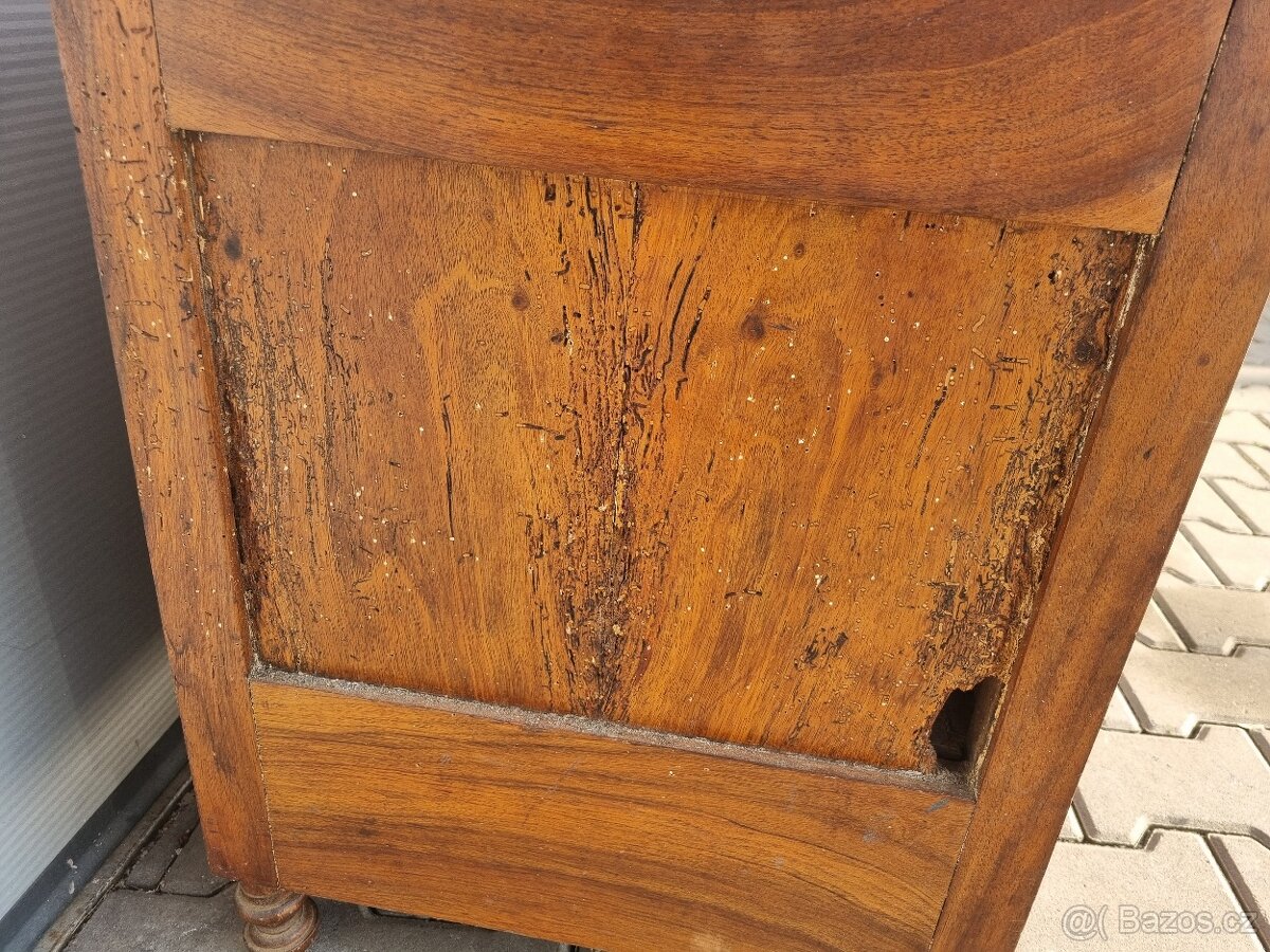 Skříňka na gramofon - masiv - 2