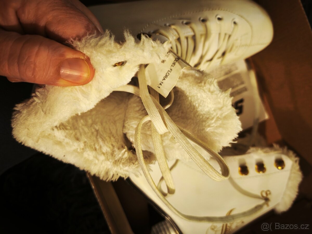 Dívčí brusle vel.36 - 2