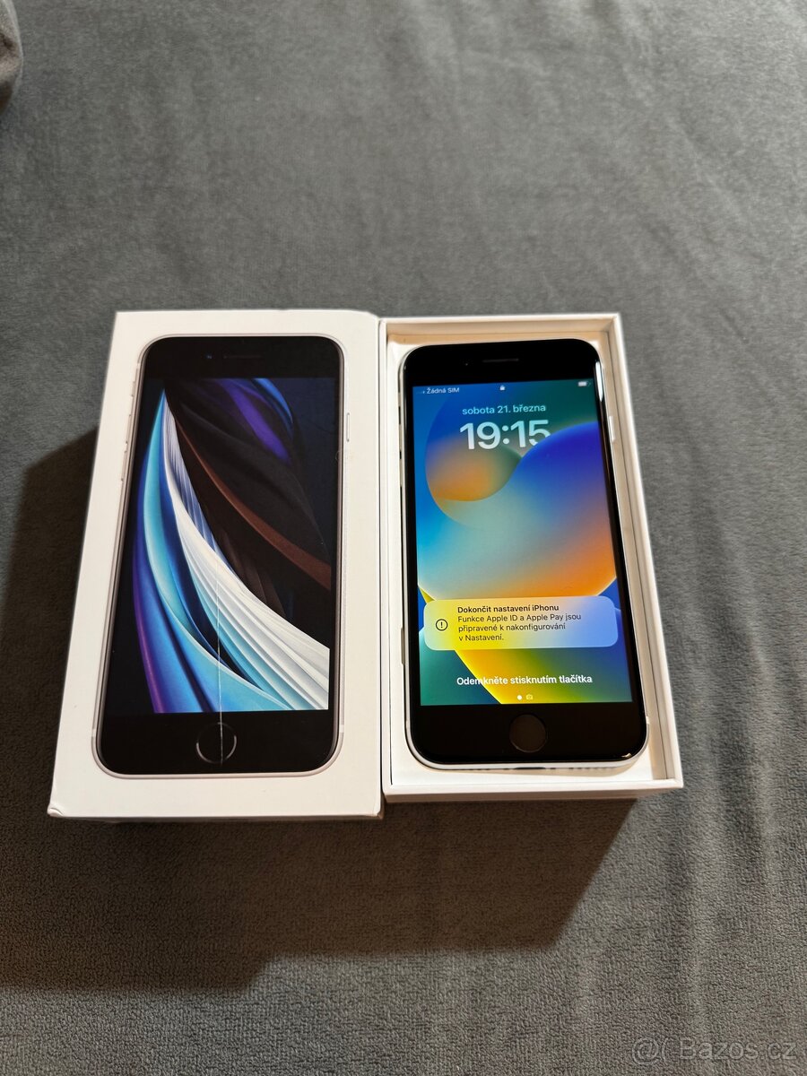IPhone SE + balení - 2