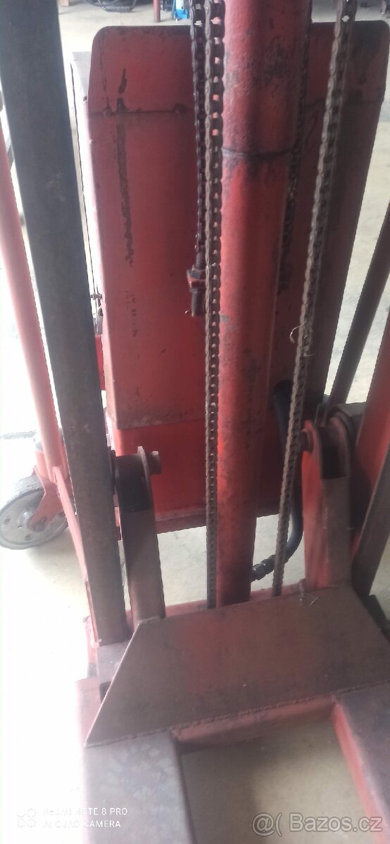 Vysokozdvižný paleťák - 2