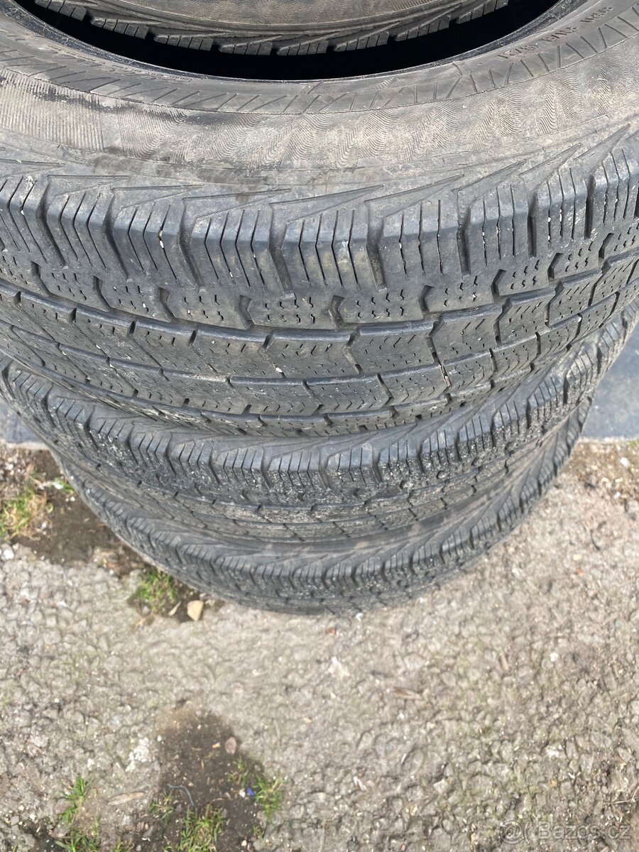 Celoroční pneu 225/65 R16C - 2