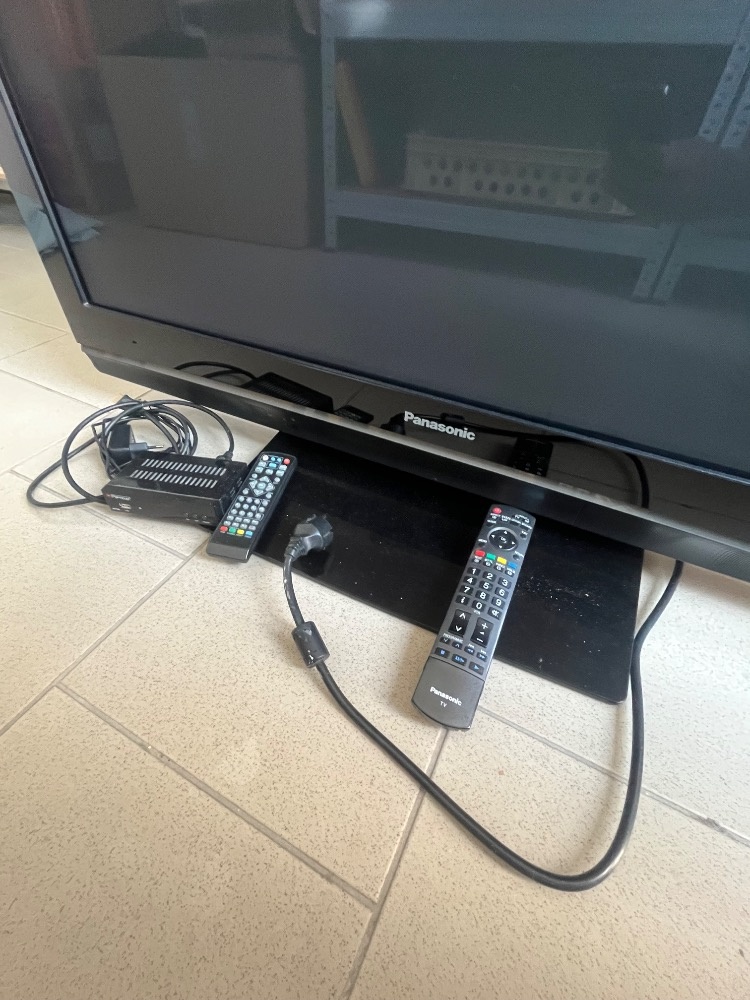 Panasonic Viera TH-42PX80EA - 2